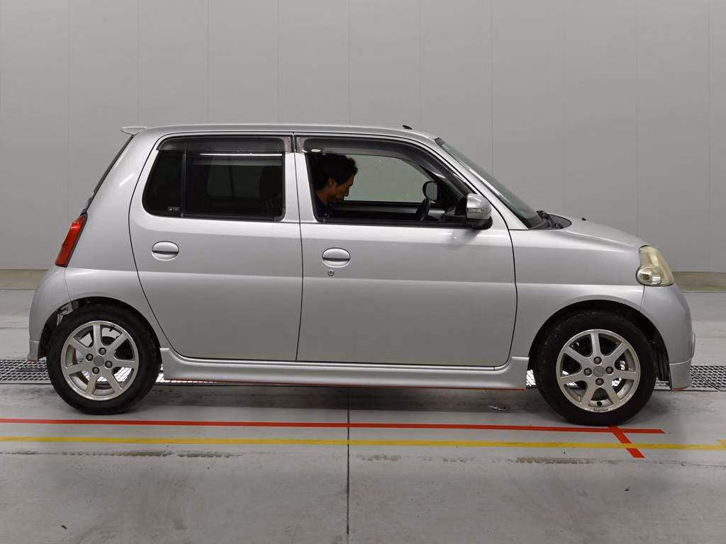 DAIHATSU ESSE
