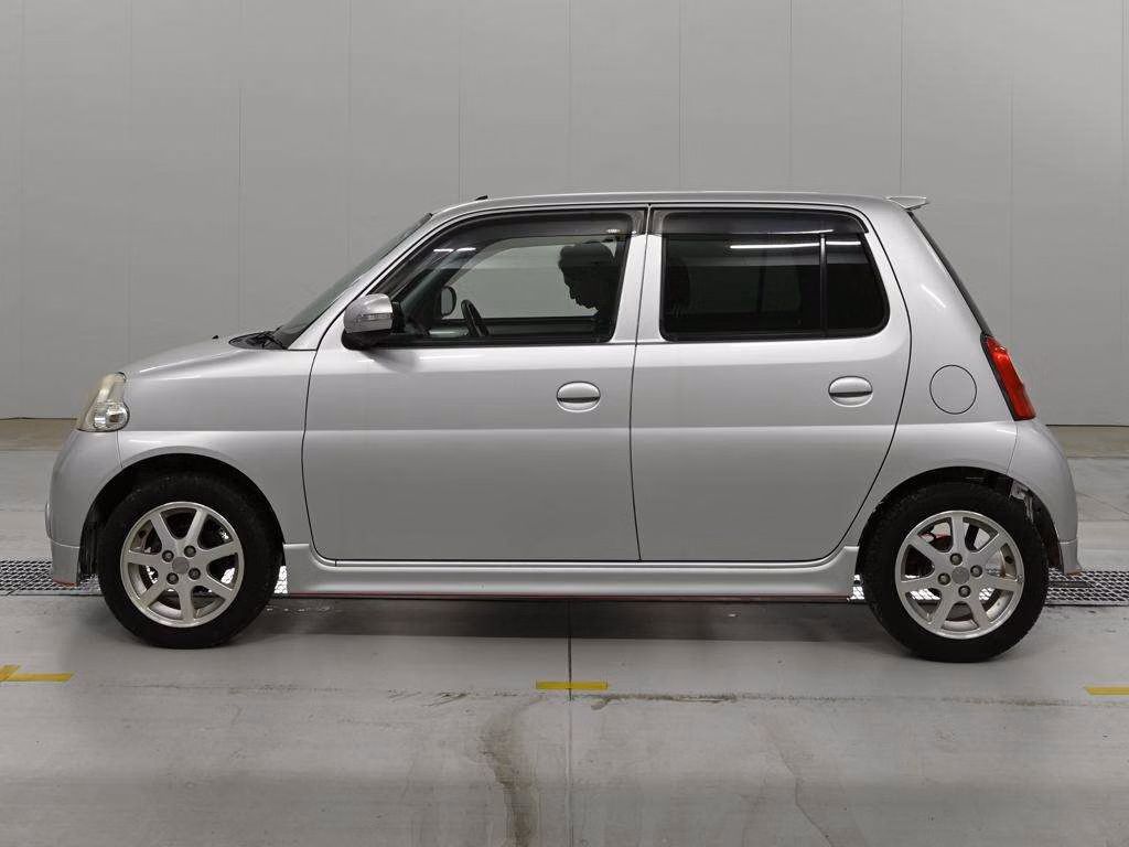 DAIHATSU ESSE