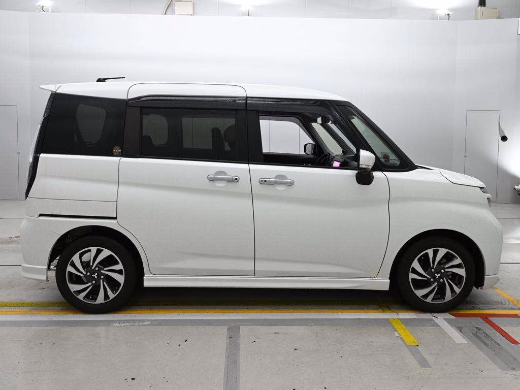 MITSUBISHI DELICA D:2