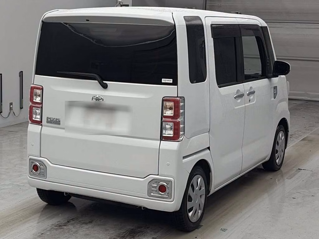 TOYOTA PIXIS MEGA