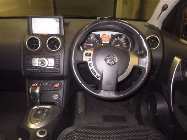 NISSAN DUALIS