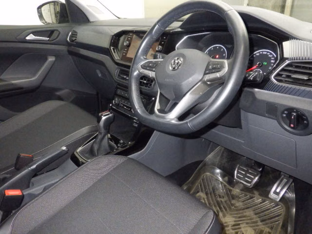 VOLKSWAGEN T-CROSS