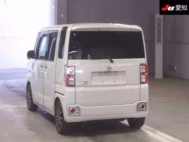 TOYOTA PIXIS MEGA
