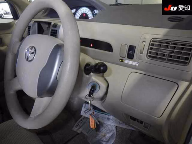 TOYOTA RAUM