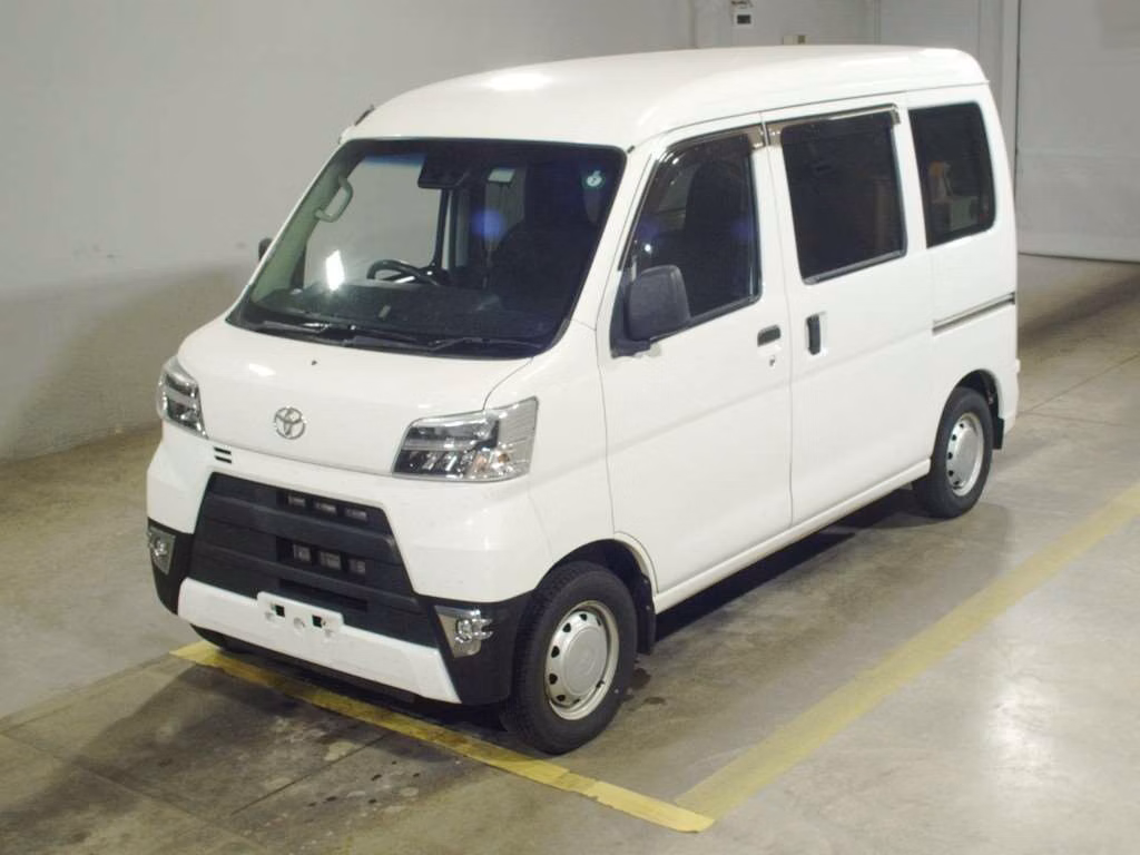 TOYOTA PIXIS VAN