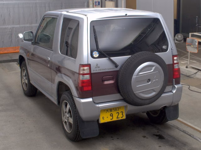 MITSUBISHI PAJERO MINI