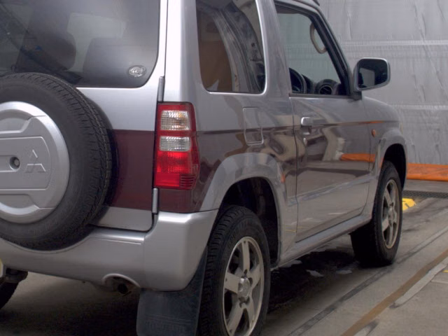 MITSUBISHI PAJERO MINI