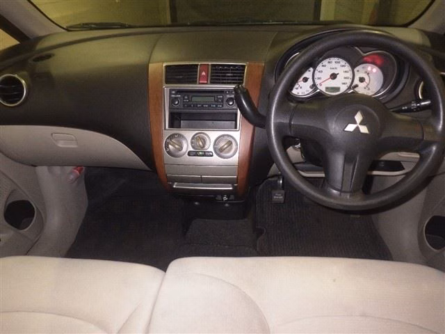 MITSUBISHI COLT