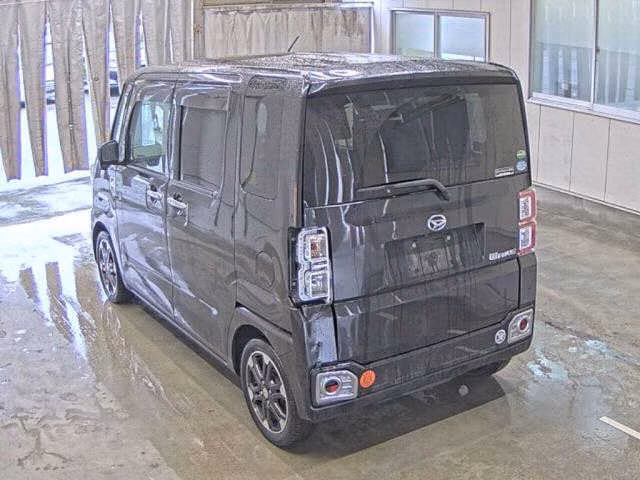 DAIHATSU WAKE