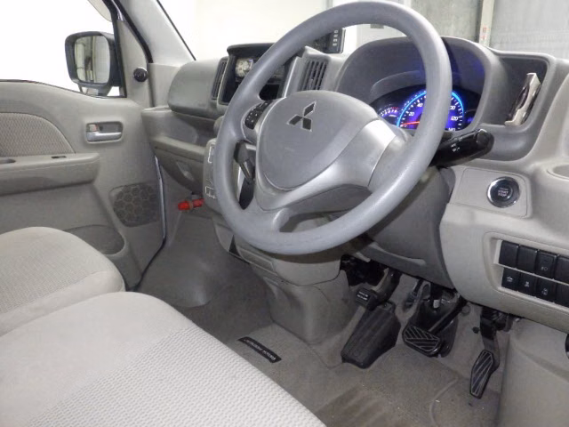MITSUBISHI TOWN BOX