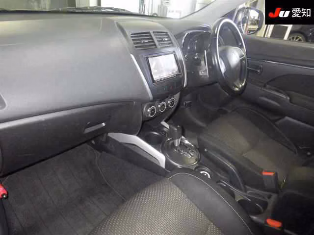 MITSUBISHI RVR