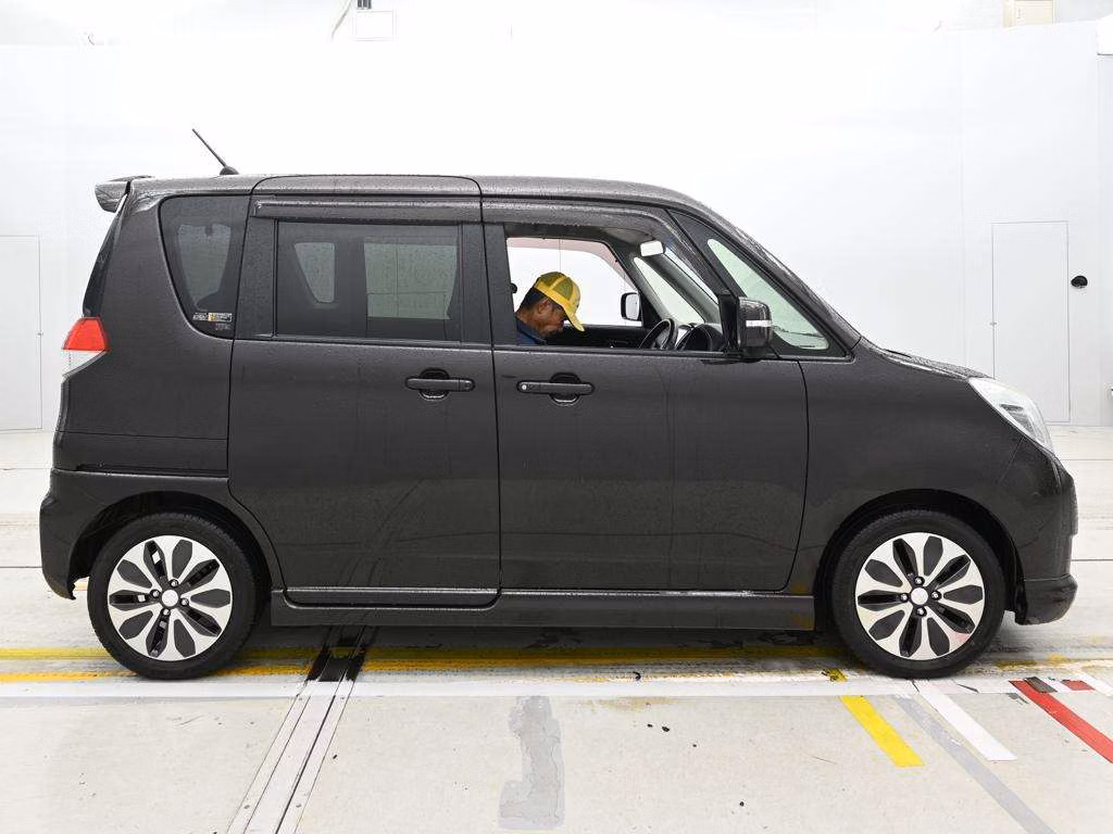 MITSUBISHI DELICA D:2