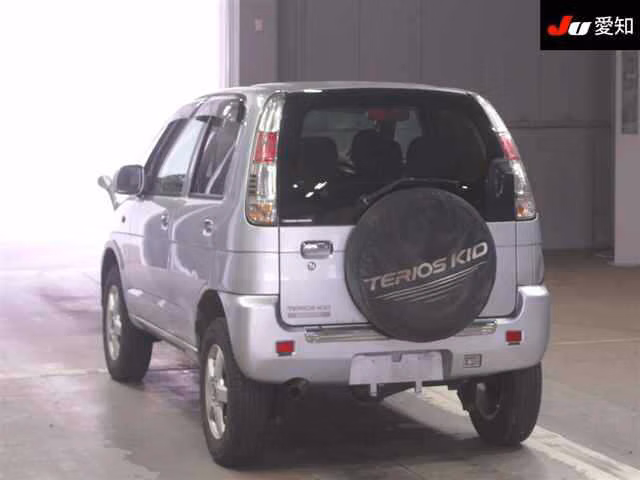 DAIHATSU TERIOS KID