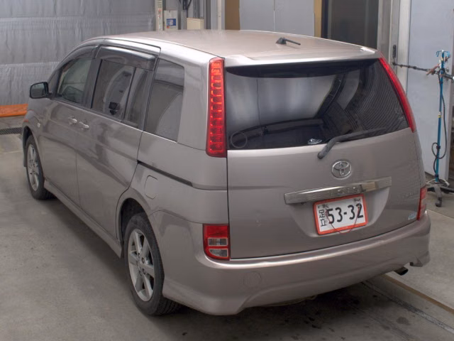 TOYOTA ISIS