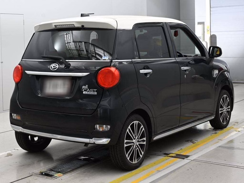 DAIHATSU CAST