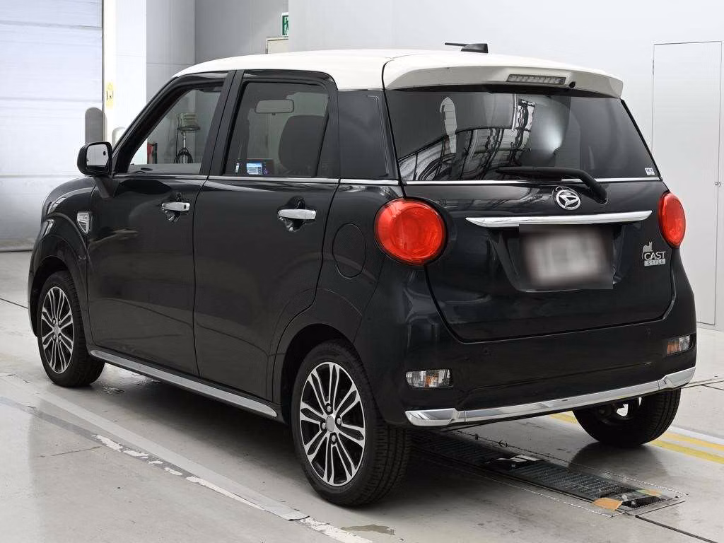 DAIHATSU CAST