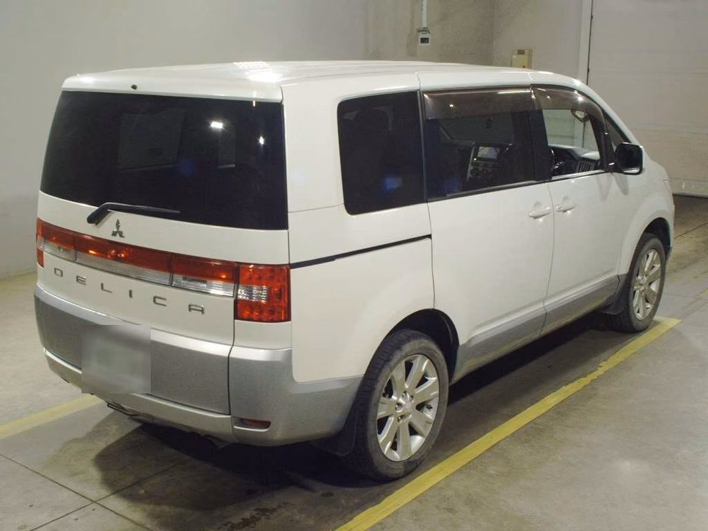 MITSUBISHI DELICA D:5