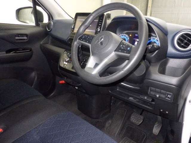 MITSUBISHI EK X