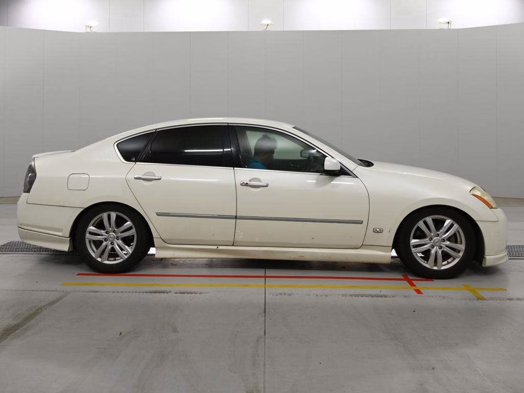 NISSAN FUGA