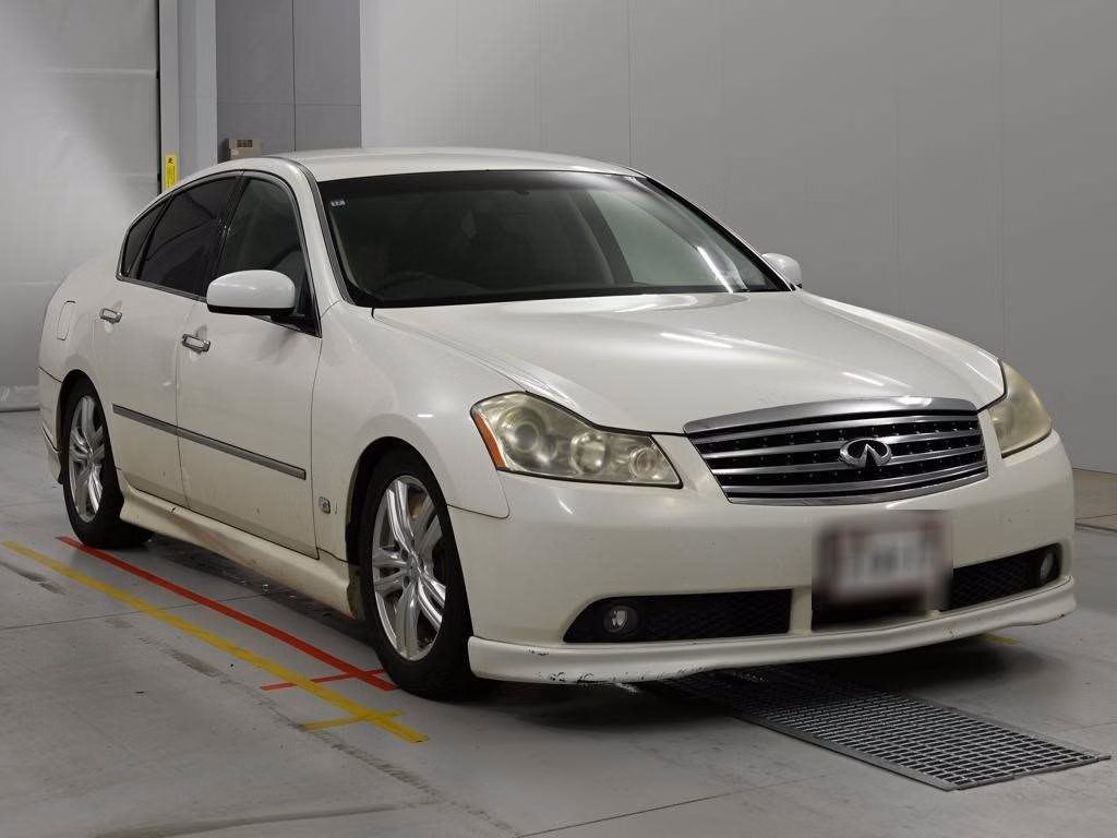 NISSAN FUGA