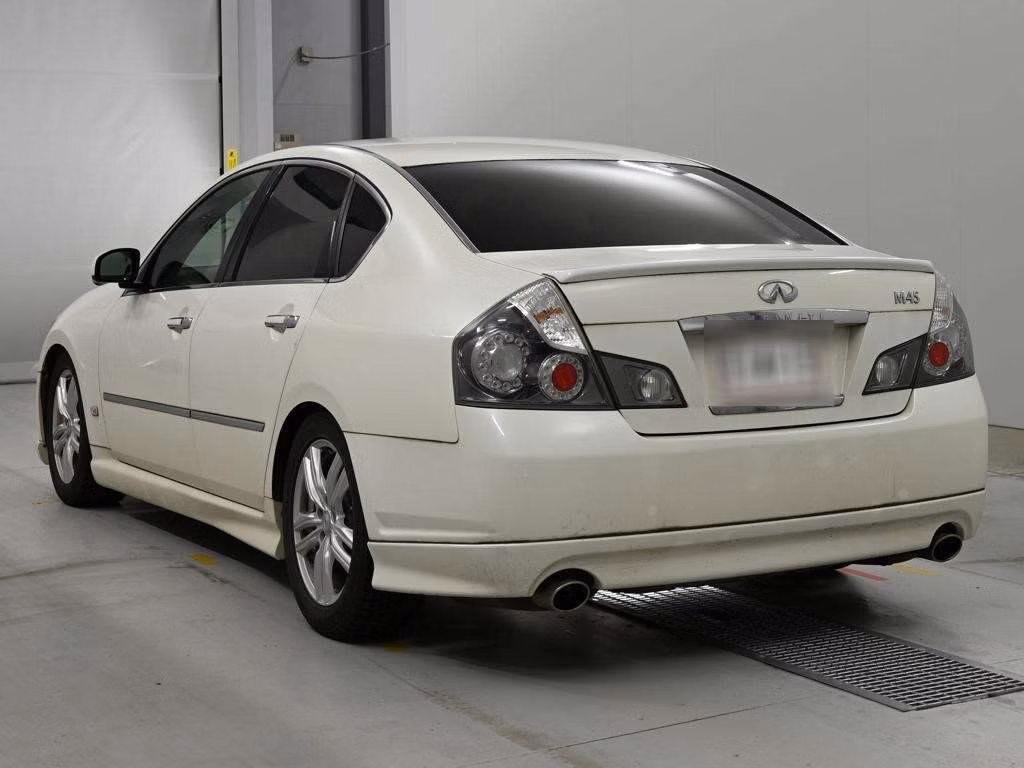 NISSAN FUGA
