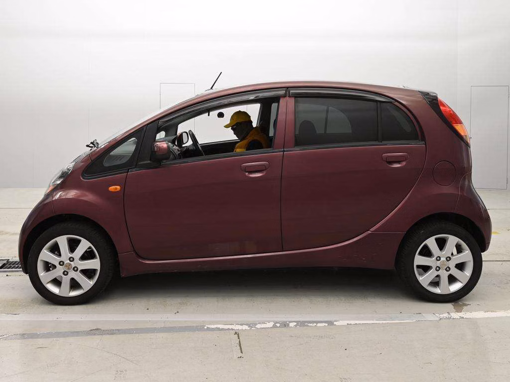 MITSUBISHI I