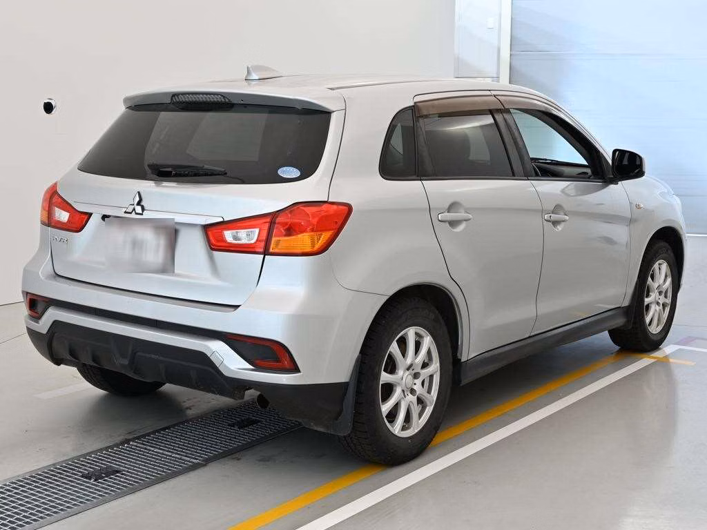 MITSUBISHI RVR