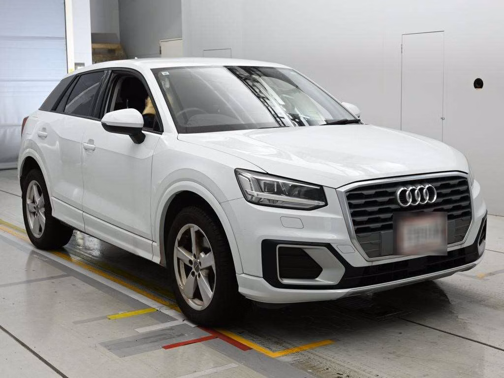 AUDI Q2