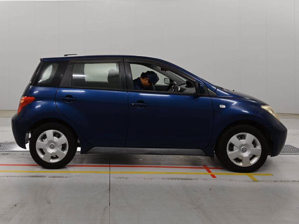 TOYOTA IST