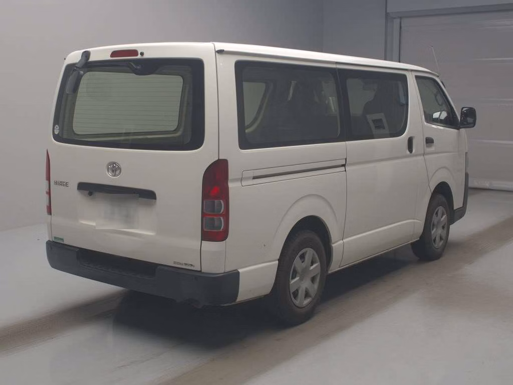 TOYOTA REGIUS ACE