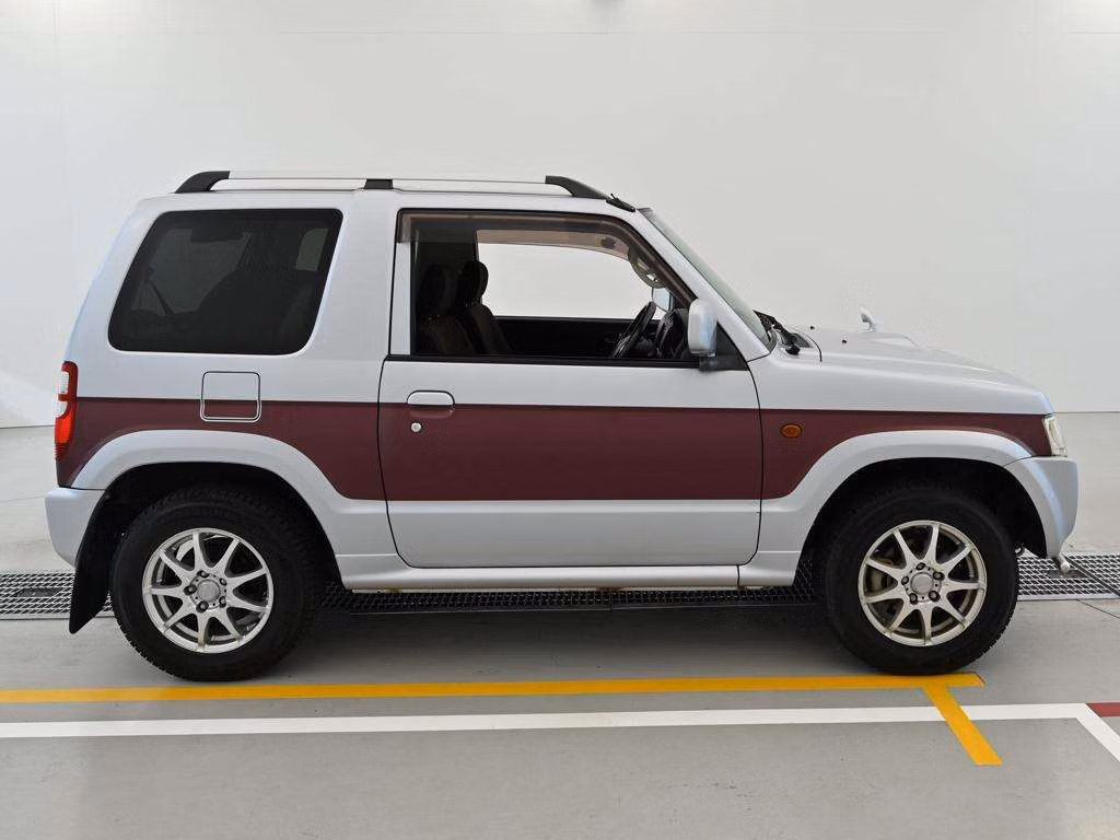 MITSUBISHI PAJERO MINI
