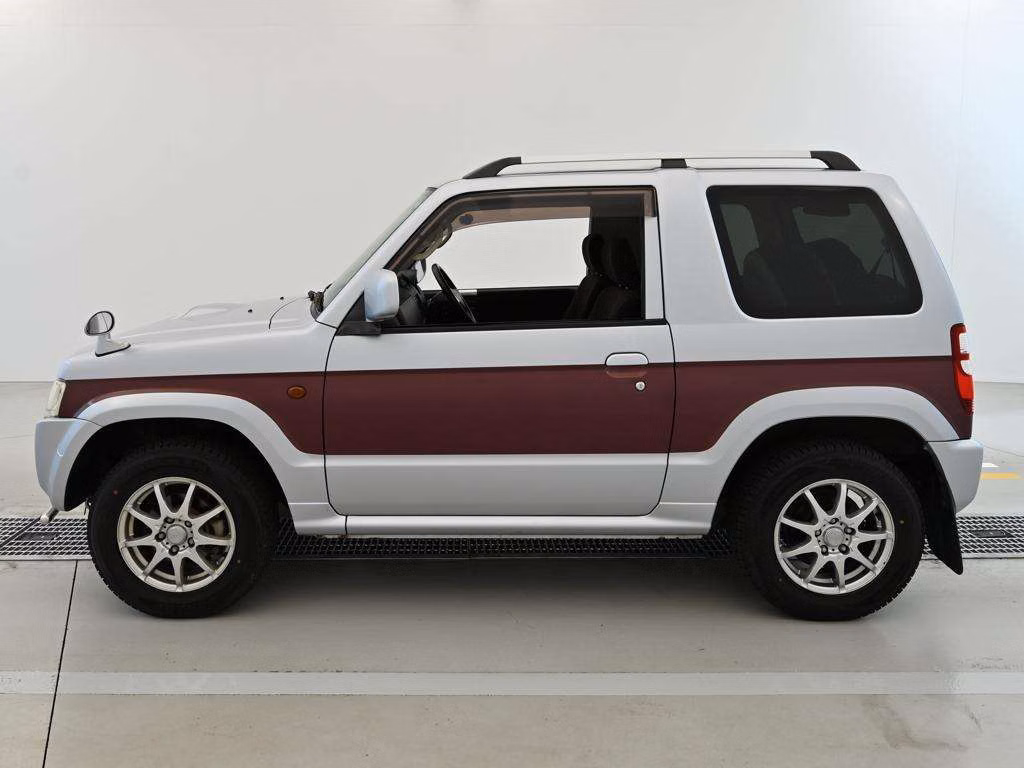 MITSUBISHI PAJERO MINI