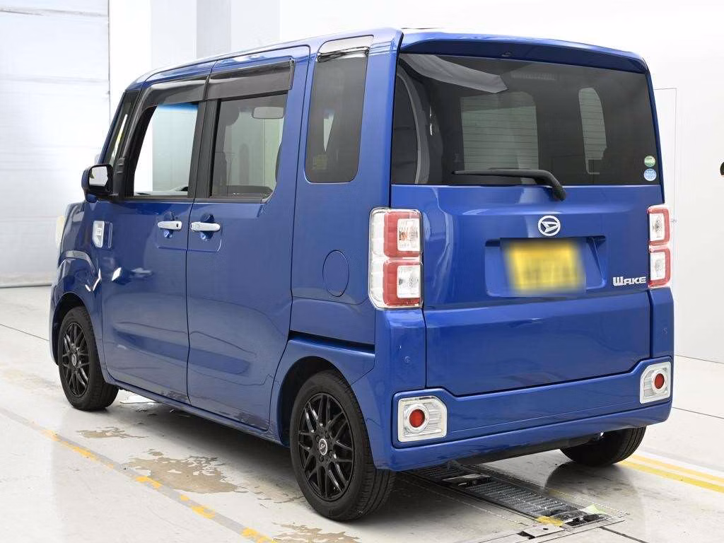 DAIHATSU WAKE