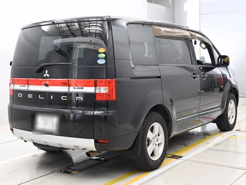 MITSUBISHI DELICA D:5