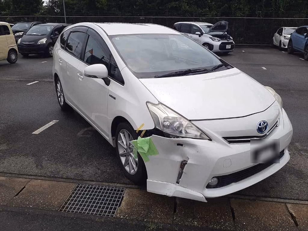 TOYOTA PRIUS ALPHA