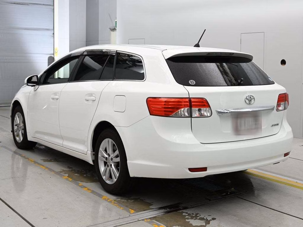 TOYOTA AVENSIS