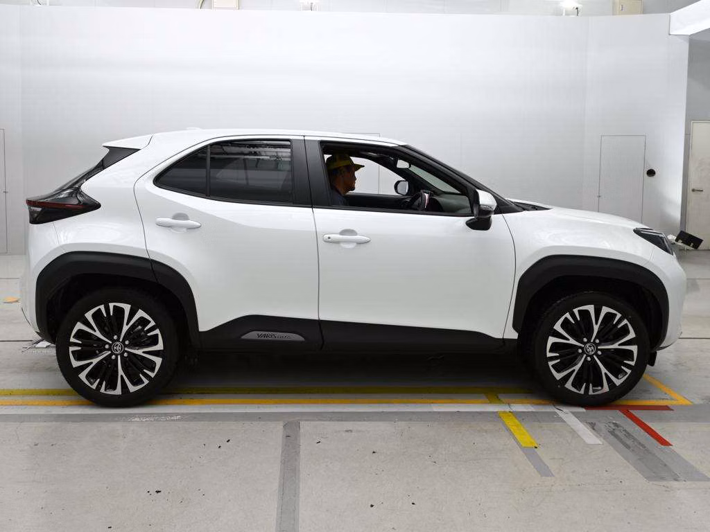 TOYOTA YARIS CROSS