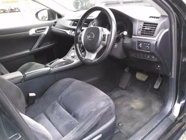 LEXUS CT200H