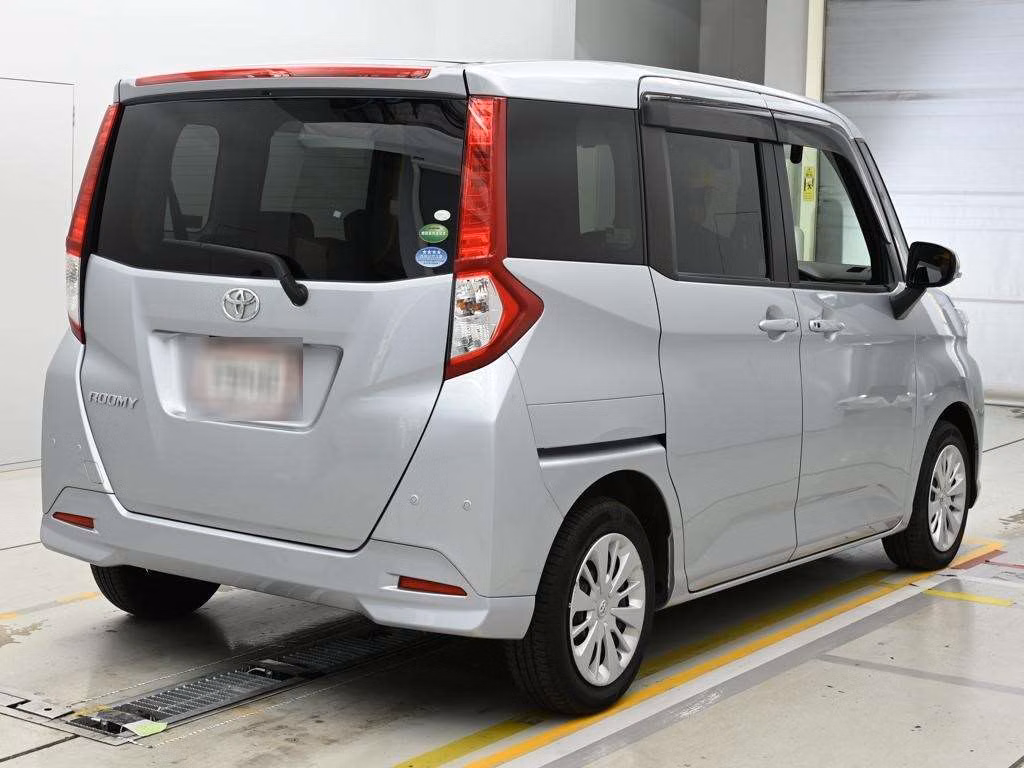 TOYOTA ROOMY