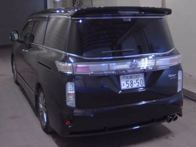 NISSAN ELGRAND