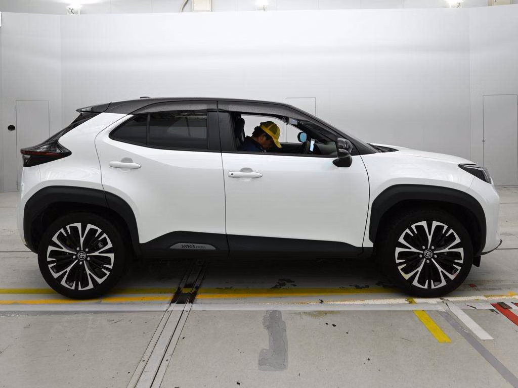 TOYOTA YARIS CROSS