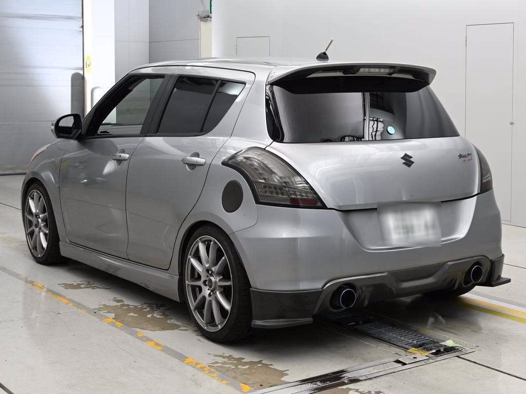 SUZUKI SWIFT