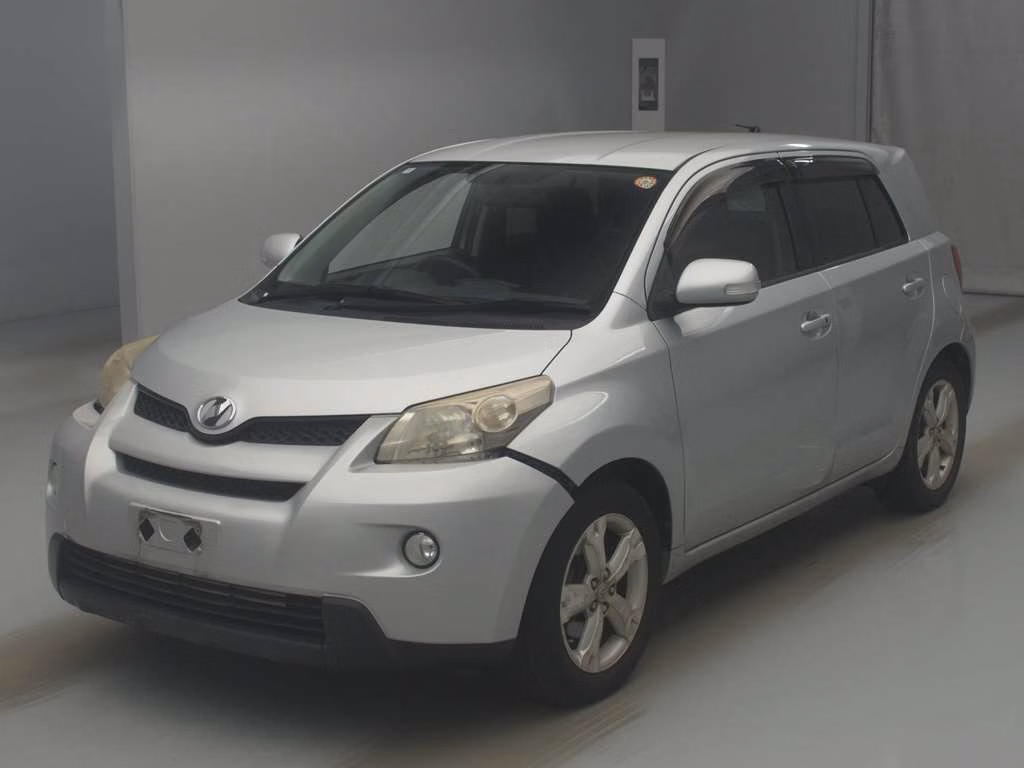 TOYOTA IST
