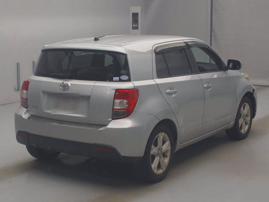 TOYOTA IST