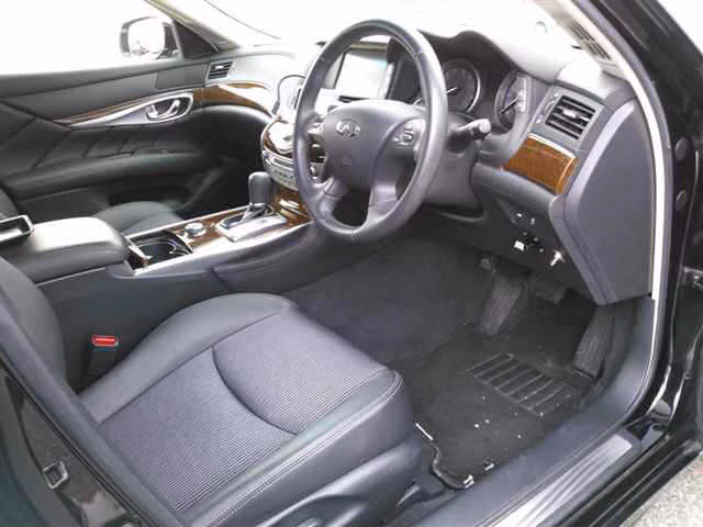 NISSAN FUGA
