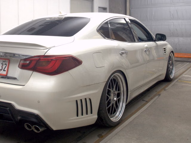 NISSAN FUGA