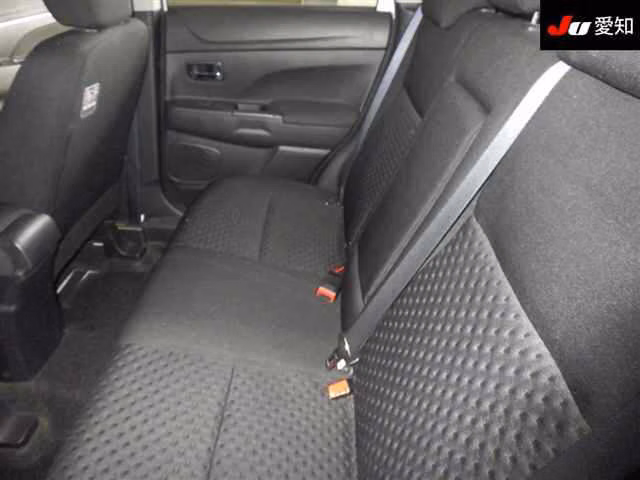 MITSUBISHI RVR