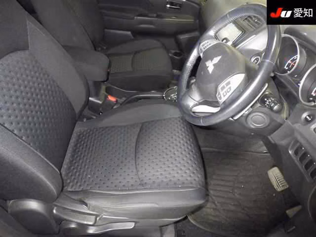 MITSUBISHI RVR