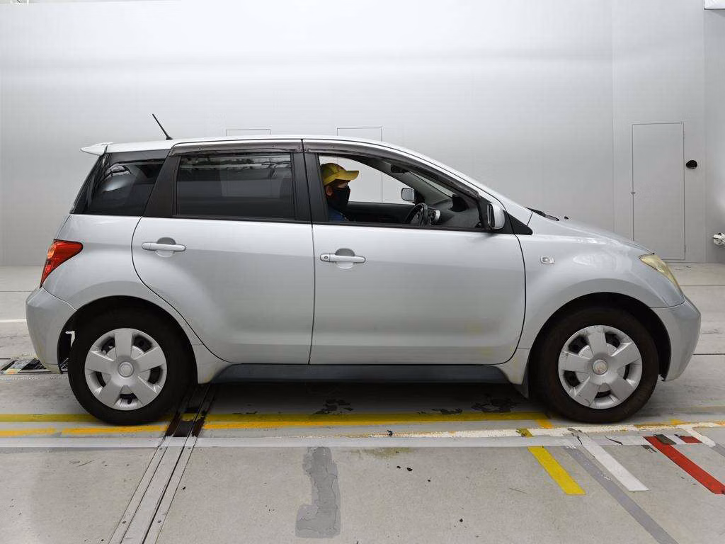 TOYOTA IST