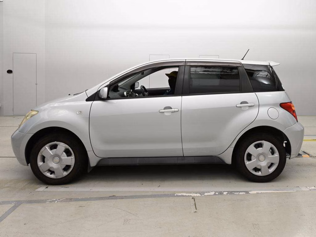 TOYOTA IST